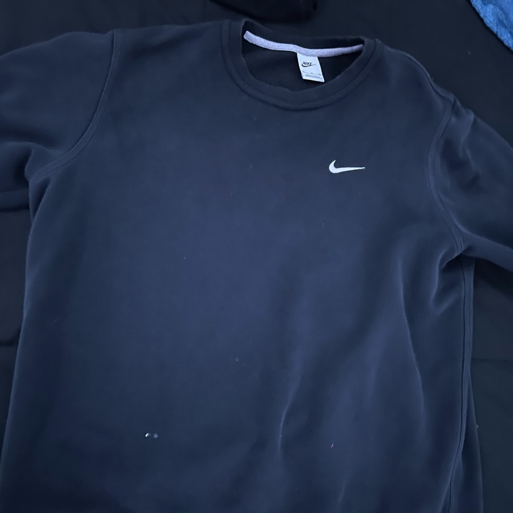 Black nike sweater large
